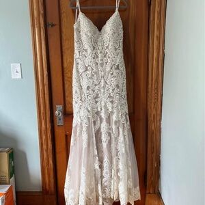 ALLURE BRIDAL WEDDING GOWN